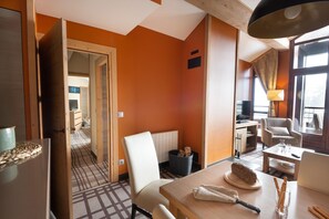 Dining - Mountainside Suite with Hot Tub (Flaine)