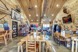 Dining - Minnesota Lake Escape! Waterside Resort Cabin (Tenstrike)