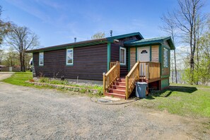 Exterior - Minnesota Lake Escape! Waterside Resort Cabin (Tenstrike)