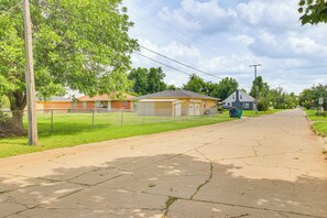 Property grounds - 2 Mi to OKC Fairgrounds: Pet-Friendly Home w/ Yard (Oklahoma City)