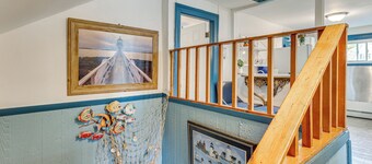 'Nana’s Tiny Flat' East Side Charmer Near Brown