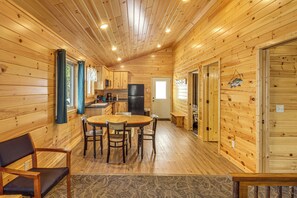 Dining - Gull Lake Escape: Cabin w/ Access to Dock, Beach (Tenstrike)
