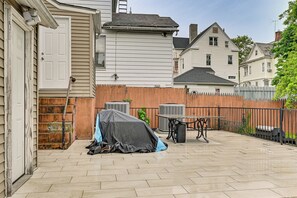 Outdoor dining - Walk to the NYC Train! Mt Vernon Escape w/ Patio (Mt Vernon)