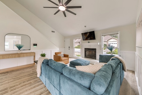 Easy Access to Dtwn & Fort Benning: Family Home