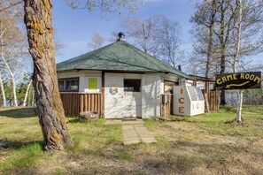 Exterior - Family Escape on Gull Lake! Dock/Launch Access (Tenstrike)