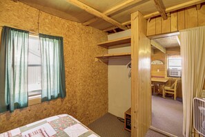 Room - Cozy Lakefront Cabin at Birch Haven Resort! (Tenstrike)