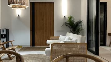 Deluxe Villa, 2 Bedrooms, Courtyard View | Interior