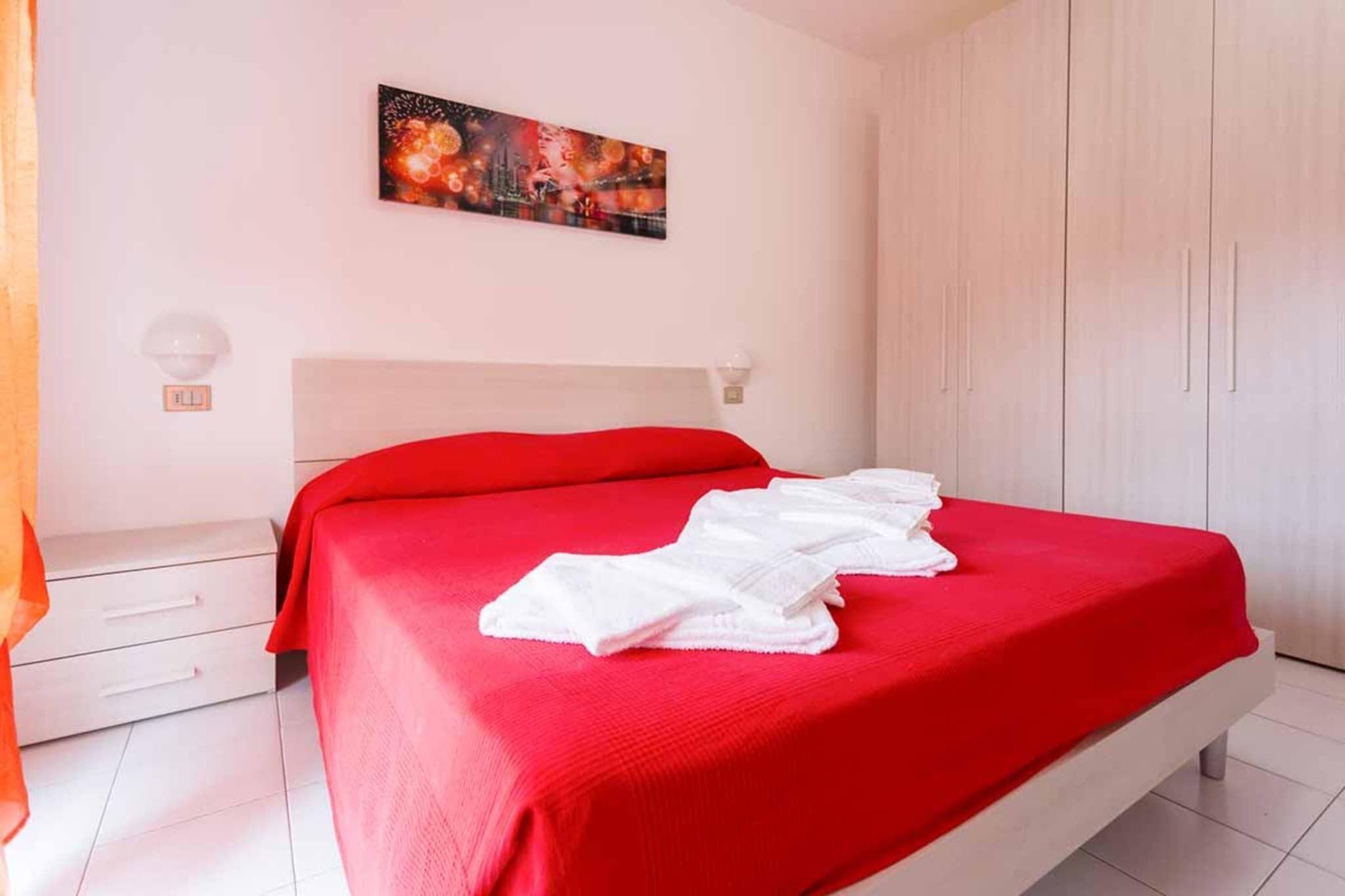 1 bedroom, travel crib, WiFi (free)