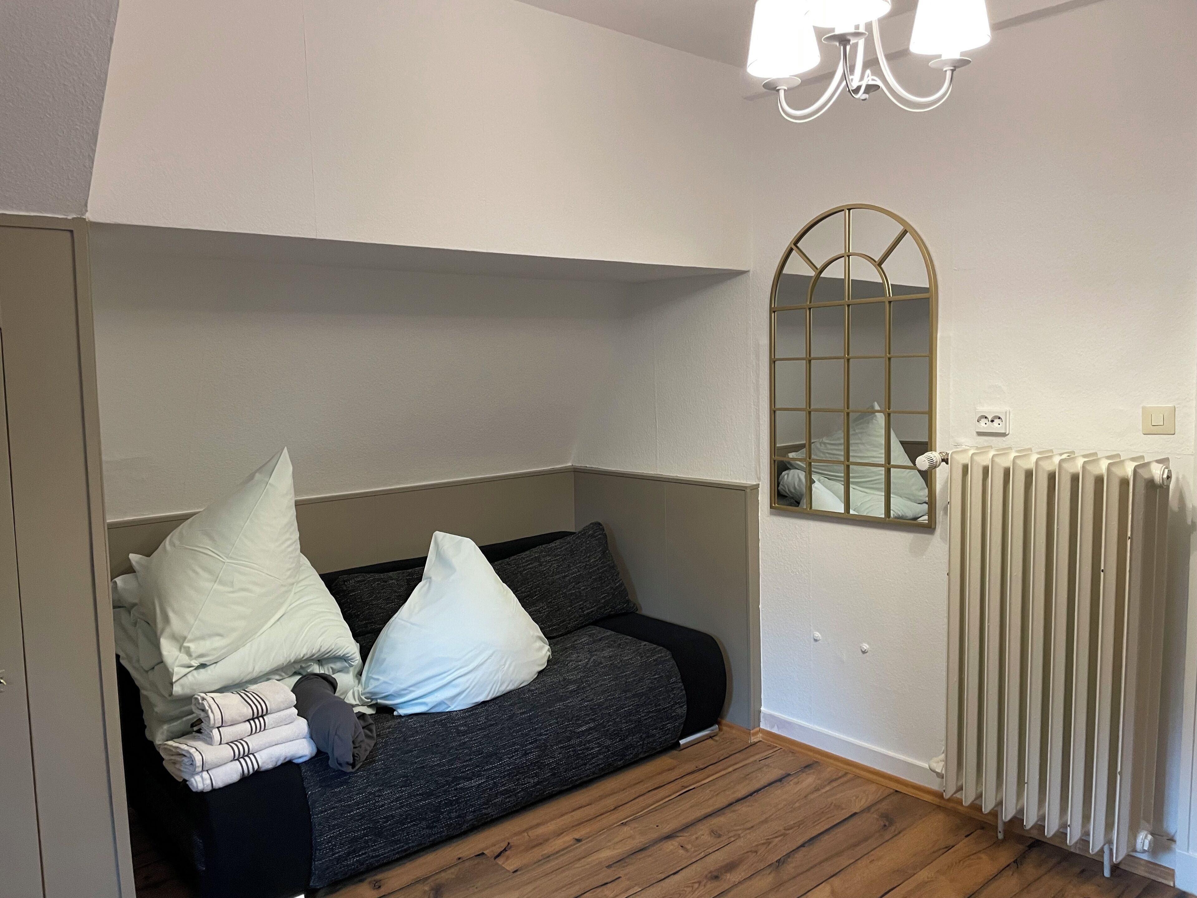 Apartment, Garden View | Living area | 32-inch TV with satellite channels