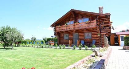 Cabana Lui Bubu -- Up to 10 People Family Cabin