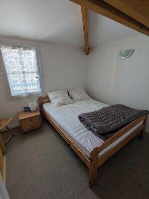 2 bedrooms, travel cot - Holiday home in a private residence with swimming pool (L'Aiguillon-la-Presqu'île)