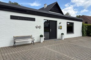 Exterior - The Waiting Room – Peace, nature, and charm in Pe (Peer)