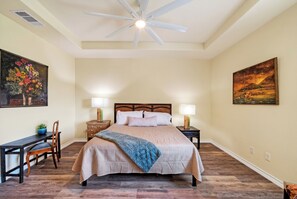 Room - 3BR Bayfront + Sunset Deck | Shared Pool + Pier | Andy's Village (Corpus Christi)