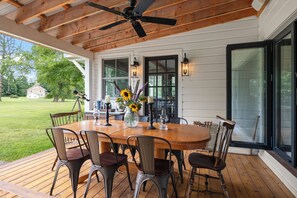 Outdoor dining - Catskills Farmhouse + Barn Suite + Mins to Hudson | Farmhouse at Leeds (Leeds)