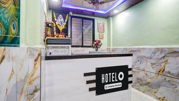 Hus | Reception