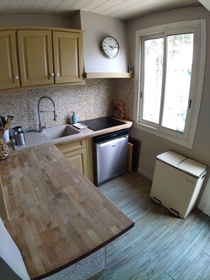Fridge, microwave, oven, stovetop - Charming house - Swimming pool - Bassin Arcachon (Audenge)