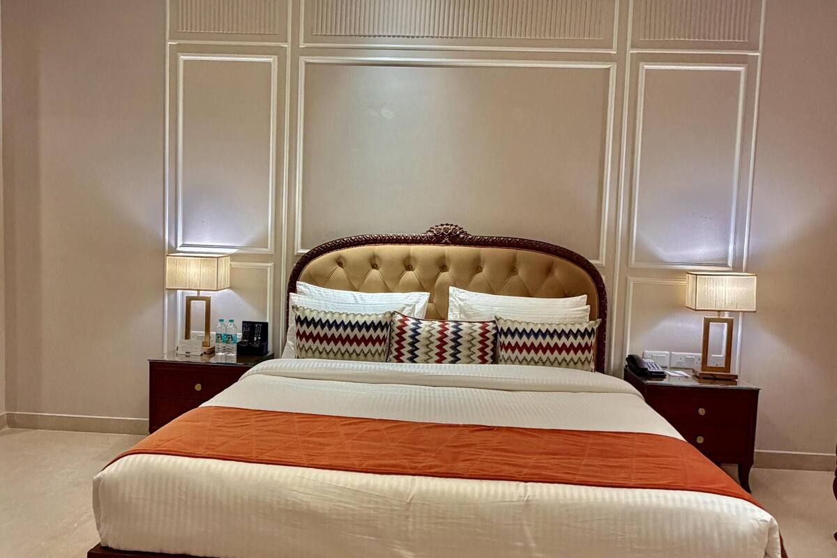 Deluxe Room, 1 King Bed, Non Smoking