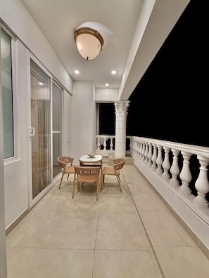 Deluxe Room, 1 King Bed, Non Smoking | View from room