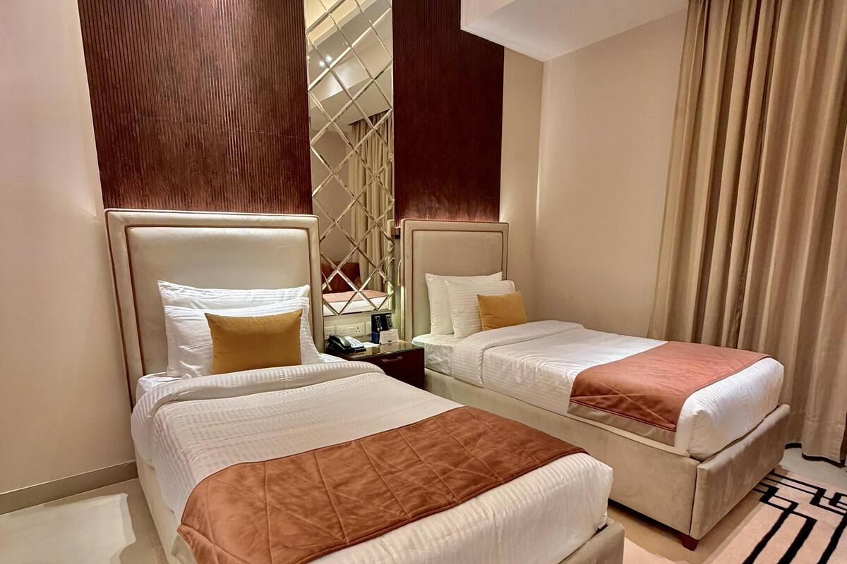 Superior Room, 2 Single Beds, Non Smoking, Pool View