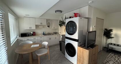 Wine Country Cottage · King Bed · AC