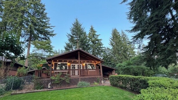 Exterior - Wine Country Cottage · King Bed · AC (Woodinville)