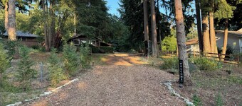 Wine Country Cottage · King Bed · AC
