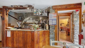 Bar (en la propiedad)