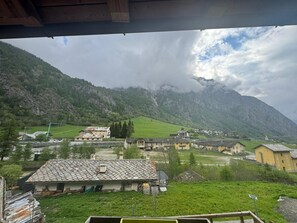 Property grounds - Room 'Camera 4 - Tripla' with Mountain View and Wi-Fi (Mont-Rion)