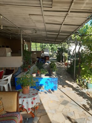 Family Quadruple Room | Property grounds - Erdek Özlem Pansiyon (Erdek)