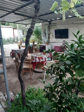 家庭四人房 | 室外用餐