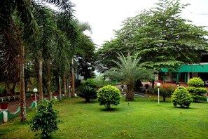 Property grounds - Wayanad Cave N Pillar Resort (Krishnagiri)