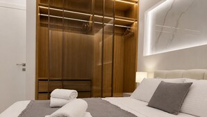 3 室のベッドルーム、セーフティボックス (室内)、アイロン / アイロン台、WiFi (無料)