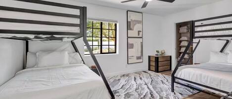 5 bedrooms, desk, iron/ironing board, travel cot