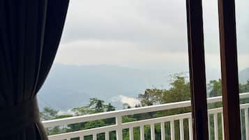 Premium Double Room, Mountain View | Interior
