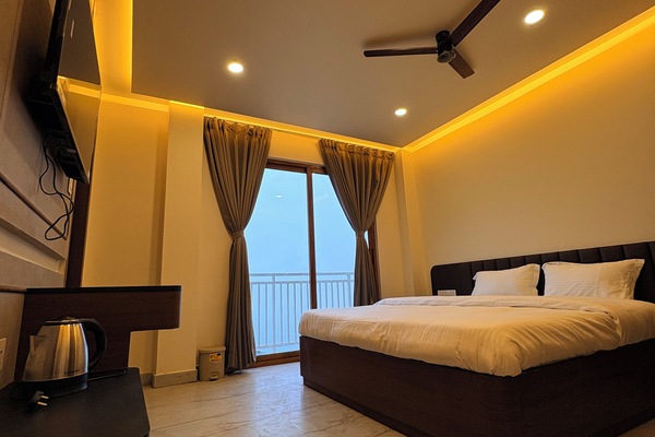 Premium Double Room, Mountain View | WiFi (free)