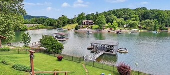 The Splash Pad at Lake Chatuge by Chatuge Home Concierge | Lakefront Retreat · Private Dock · Kayaks · Paddle-boards · Splash Pad