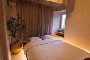 Room - Vrbo Property (Sèvremont)