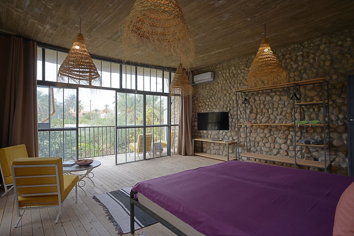 Habitación clásica, balcón | Escritorio, espacio para trabajar con un portátil, cortinas opacas