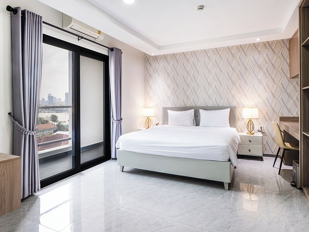 Quarto superior, 1 quarto, sacada, vista para o rio | Escrivaninha, Wi-Fi de cortesia