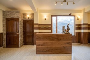 Lobby - Biker Gang Hotel & Cafe By OTABoostup (Keylong)