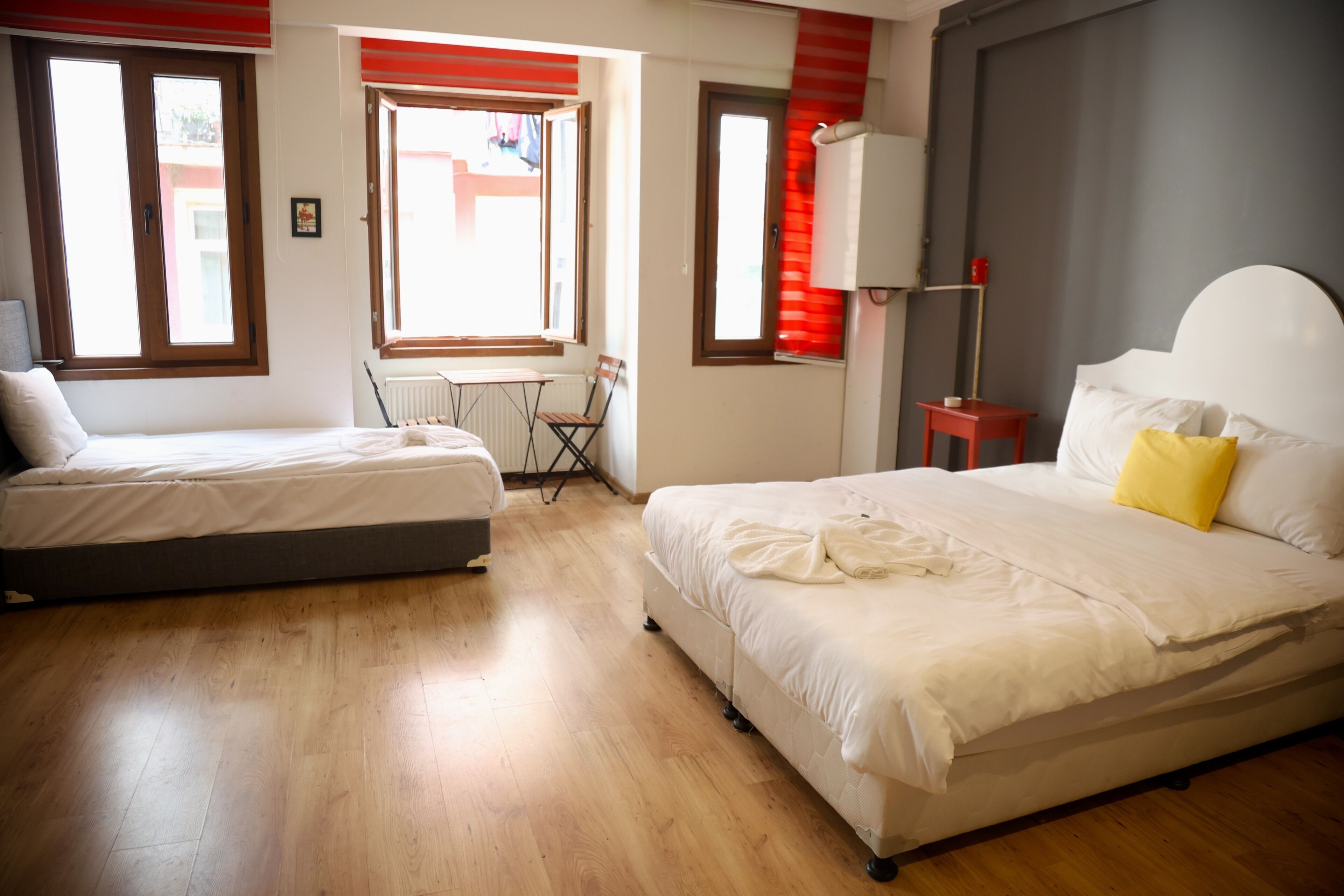 1 habitación, tabla de planchar con plancha y wifi 