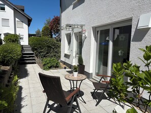 Terrace/patio - Vacation apartment WohlfühlQuartier Hückeswagen, temporary living in a 2 room apartment. (Hückeswagen)