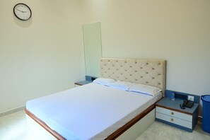Room - 4-bedroom bungalow in marvelous Isarwarpur with cool AC (Isarwarpur)