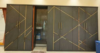 4-bedroom bungalow in marvelous Isarwarpur with cool AC