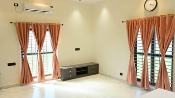 4 habitaciones, tabla de planchar con plancha y wifi gratis