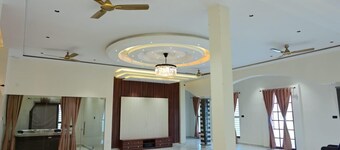 4-bedroom bungalow in marvelous Isarwarpur with cool AC