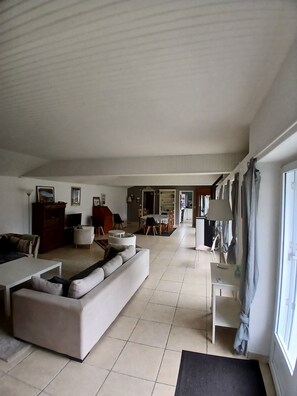 Living area - Vrbo Property (Guipavas)