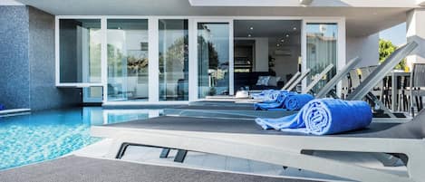 Piscine extérieure