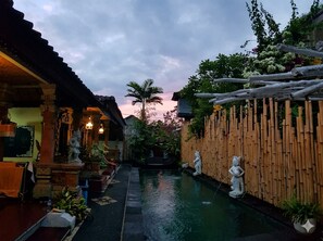 Exterior - Inn Between Hostel (UBUD)