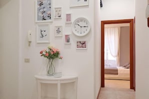 Interior - Olafo’s house (Roma)